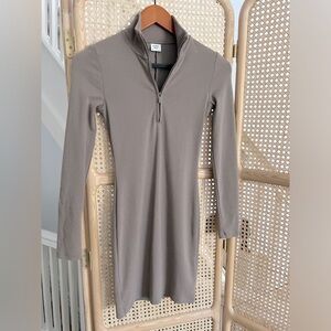 Aritzia Sunday Best Half Zip Dress in Taupe. 2XS. In excellent condition.